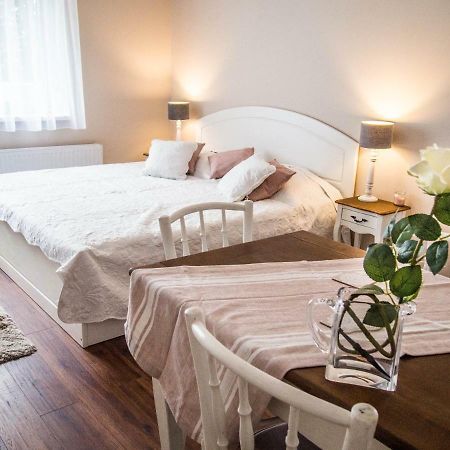 Feliz Apartman Дьюла Экстерьер фото