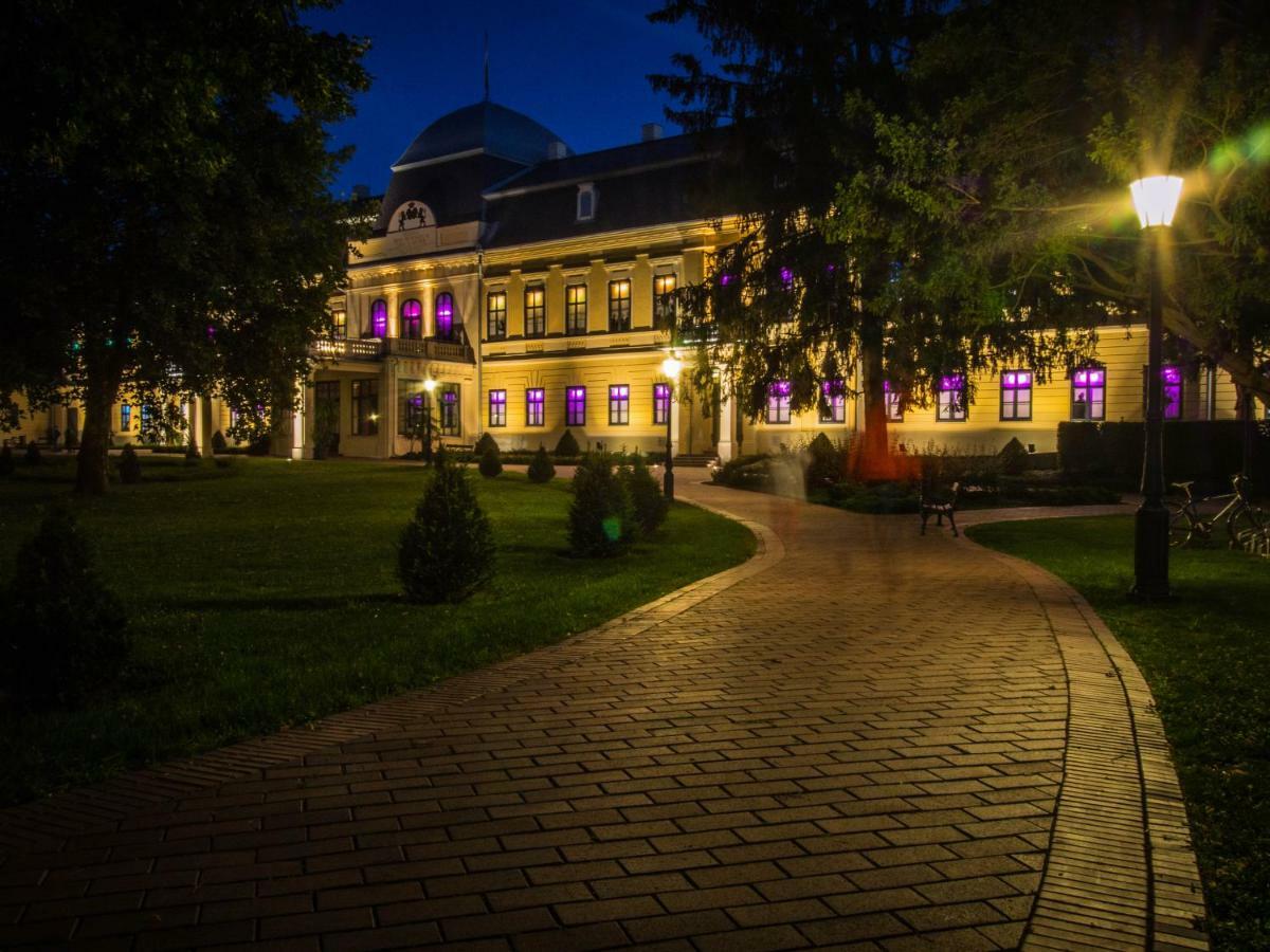 Feliz Apartman Дьюла Экстерьер фото